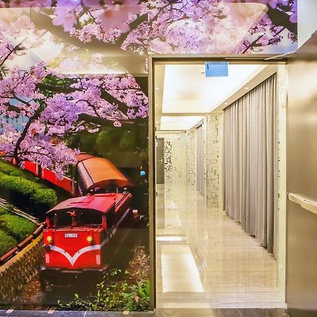 Vintage Apple Hotel Taipei Exterior photo