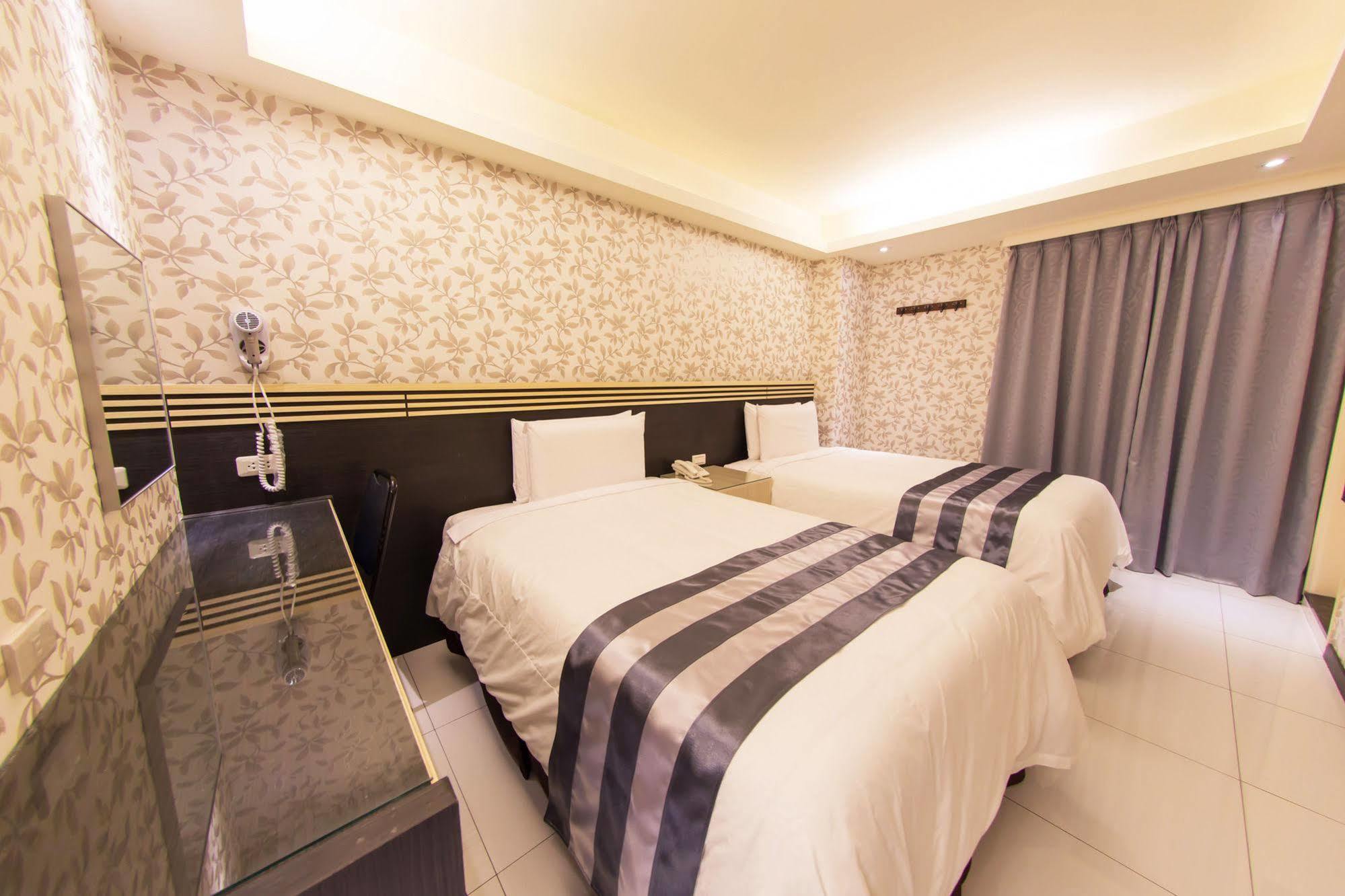 Vintage Apple Hotel Taipei Exterior photo